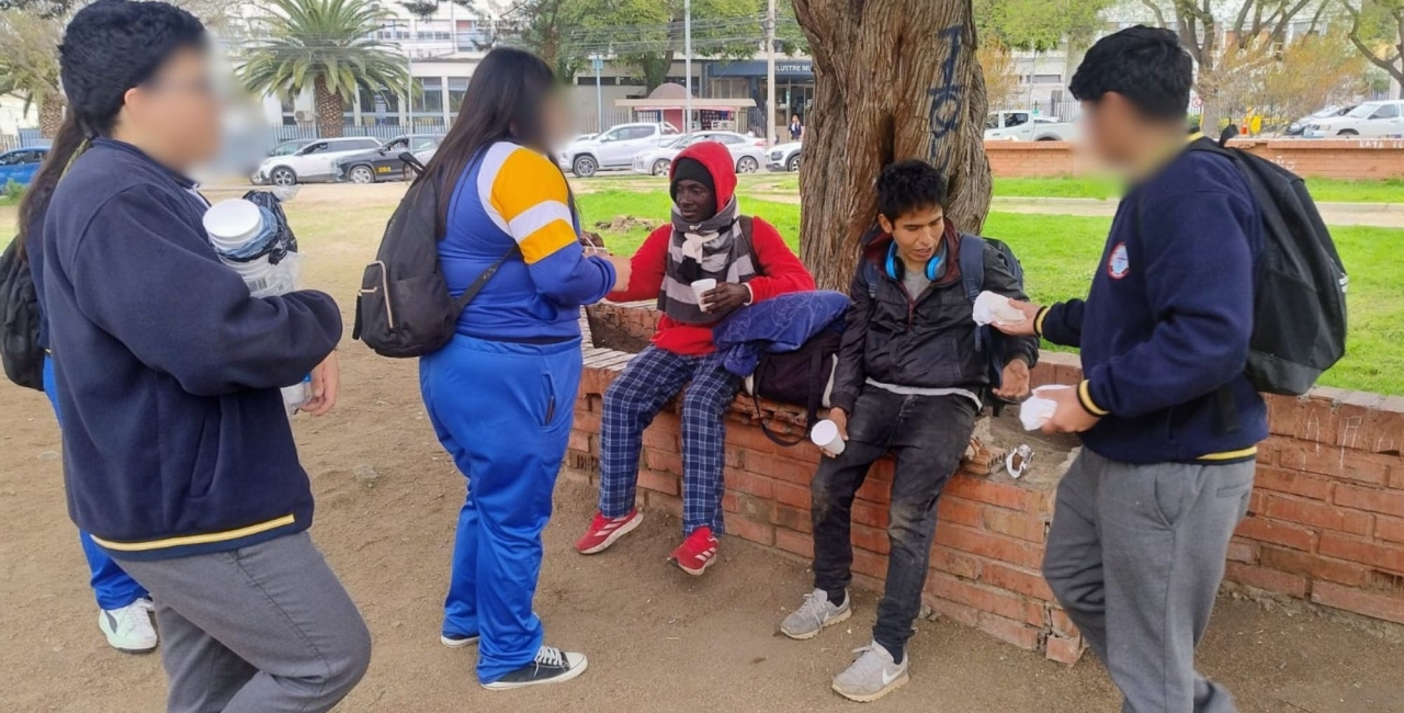 Estudiantes de Enseñanza Media participan en la “Salida Solidaria”